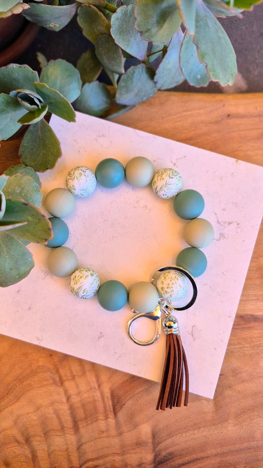 Wristlet silicone beads. Forrest green n olive branch