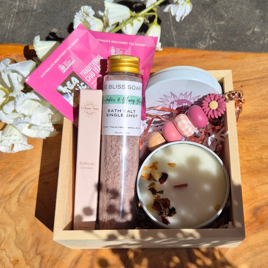 Gift box- Candle, bath salts, face mist, keychain & chai tea