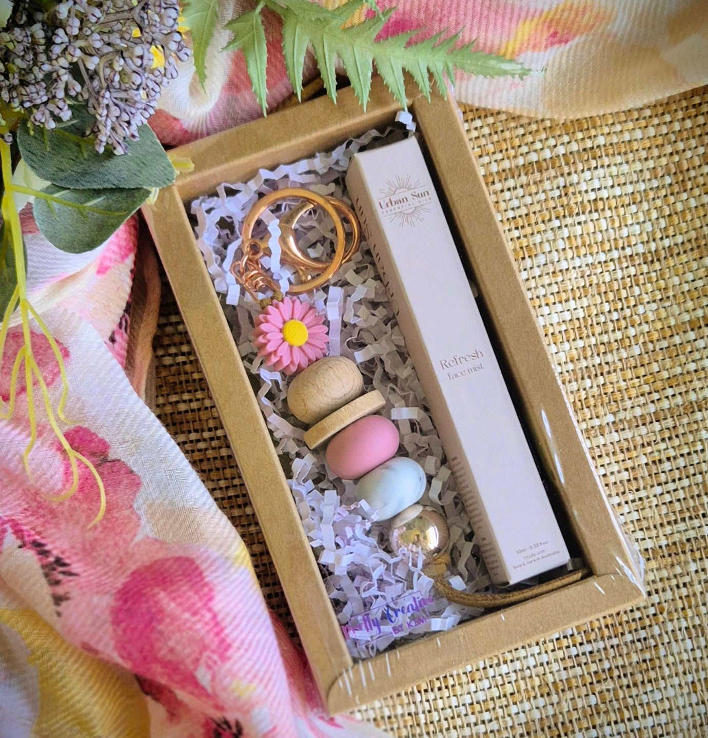 Gift box- Pink keychain and Scented facial mist