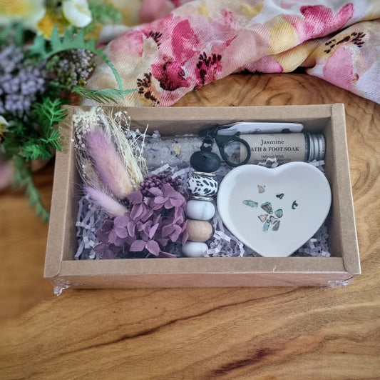 Gift box- Albalone shell trinket, keychain and bath soak