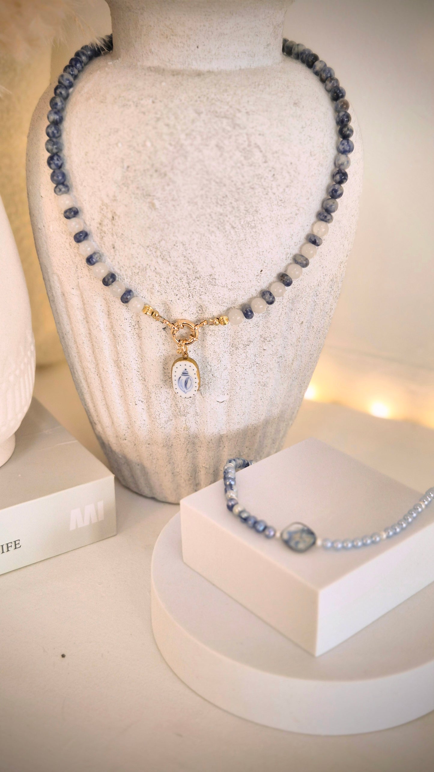 Statement necklace- Conch coast
