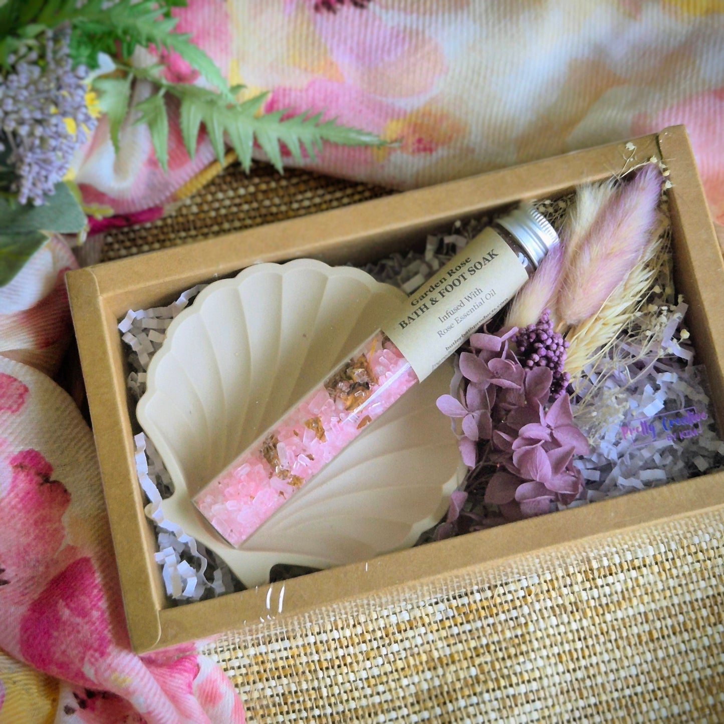 Gift box- shell trinket, bath salts & posie